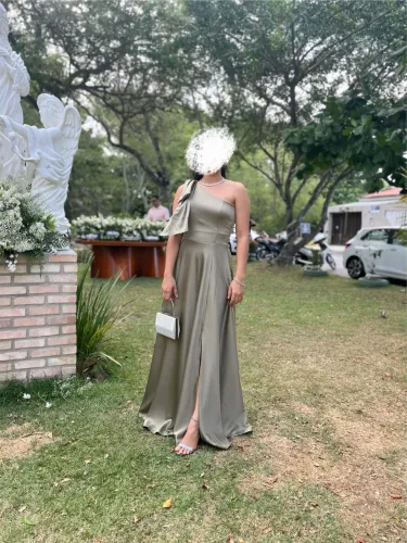 Vestido verde oliva de festa Usado apenas 1 vez