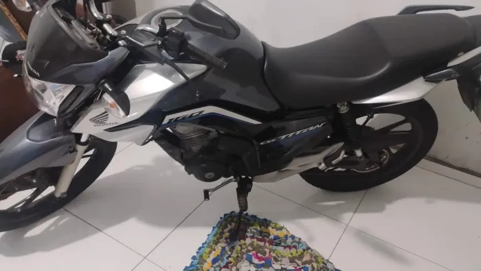 Vendo titan 160