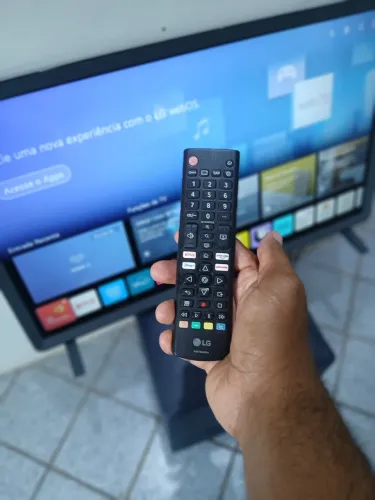 (Dispenso curiosos)Tv 32 smart LG com IA , estado de nova