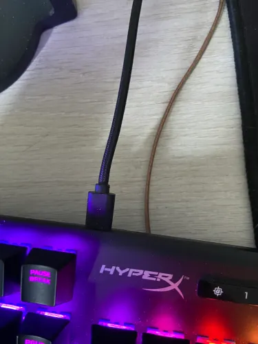 Teclado gamer hyperx 