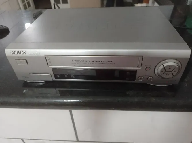 Vídeo cassete Philips 