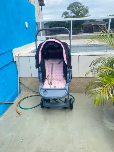 CARRINHO DE BEBÊ SEMINOVO