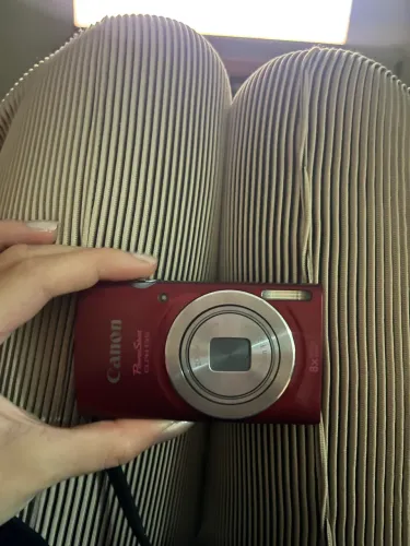canon elph 135