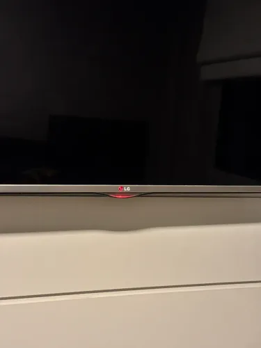 TV LG 43 POLEGADAS LED HD ESTÁ COM DEFEITO.