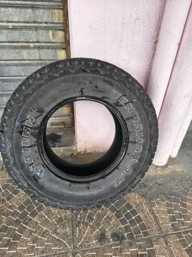 4 Pneus usados caminhonete at , 265/75R16