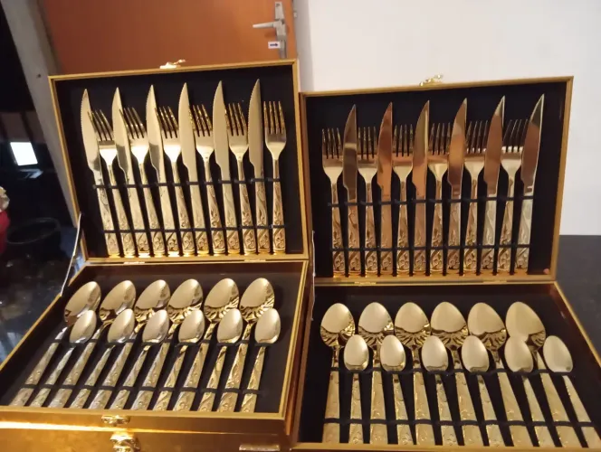 Jogo Faqueiro Inox 24 Peças C/ Detalhes Dourado + Maleta