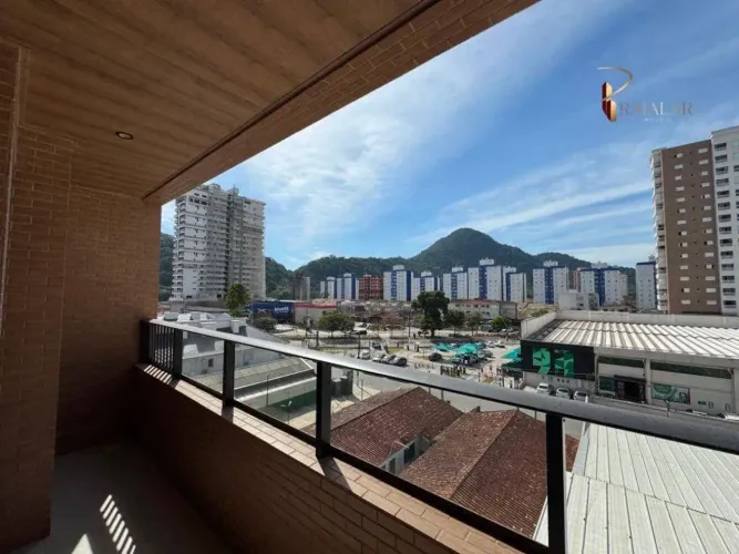 Apartamento 2 dormitórios com 2 suítes com churrasqueira à carvão no canto do forte em Pra