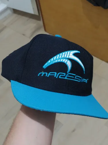 BONÉ ORIGINAL MARESIS - ABA RETA - AZUL E PRETO