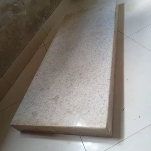 Balcão em mármore branco Itaúna 1.15 X 46, testeira de 8cm.<br>Testeira de 8cm
