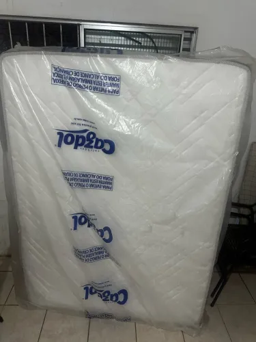 Colchão casal semi novo um mês de uso
