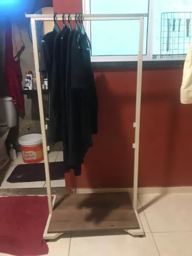 Arara de Roupas