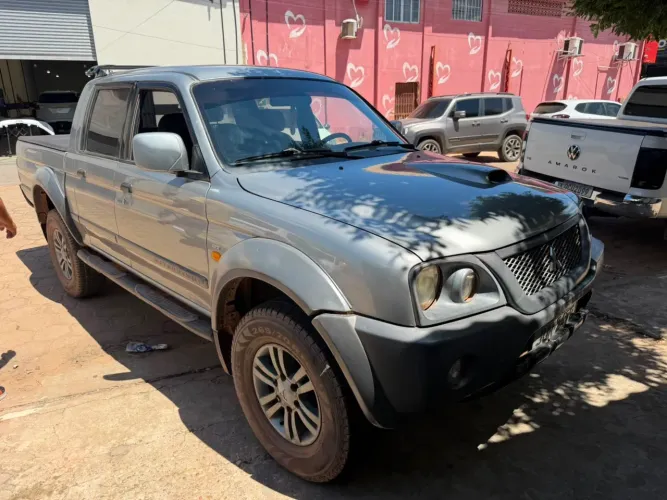 Mitsubishi L200 Sport HPE 2.5 4X4 CD DTI Dies. Mec. 2005