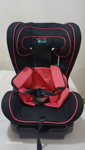 Cadeirinha infantil vira assento