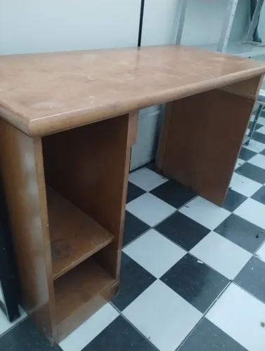 Mesa madeira escritório Doação 
