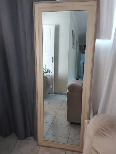 Espelho com moldura