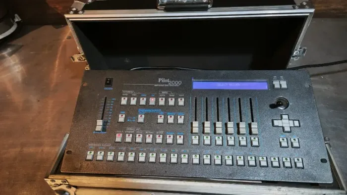 Mesa de iluminação PILOT 2000