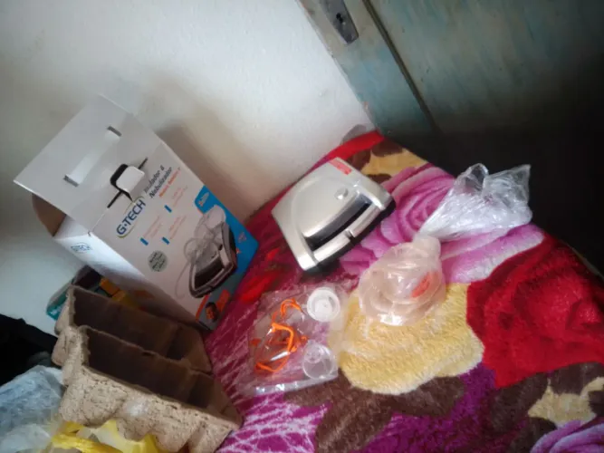 Vendendo um nebulizador .com as máscaras.funcionando direitinho.