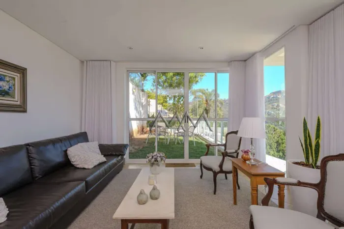 Casa à Venda no Condomínio Vila Del Rey | 331 m² - 4 quartos