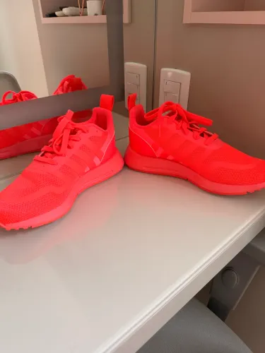 Tênis adidas original rosa neon