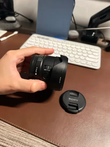 LENTE SONY 11mm 1.8 - MUITO NOVA