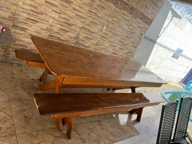 VENDO ESSA MESA GRANDE 2.50x88 EM PERFEITO ESTADO 2.000PRA VENDER HOJE E ACEITO CARTÃO 