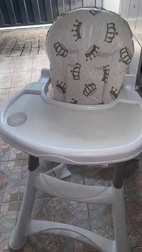 Cadeirinha de alimentação infantil 