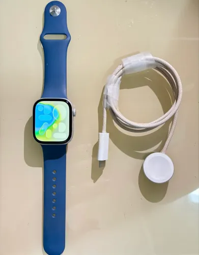 Vendo Apple Watch Séries 10 - 42 mm - Único dono.