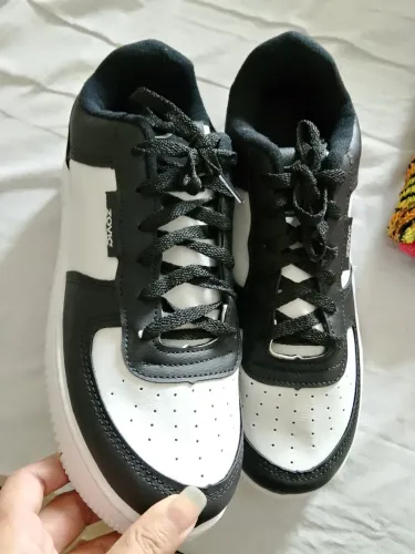 Vendo ou troco tênis ? novo número 39/40 interessados chamar meu ZAP *
