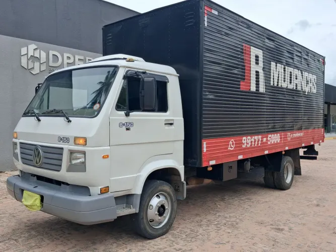 Vendo 8150 Baú ano 2002 valor 145.000,00