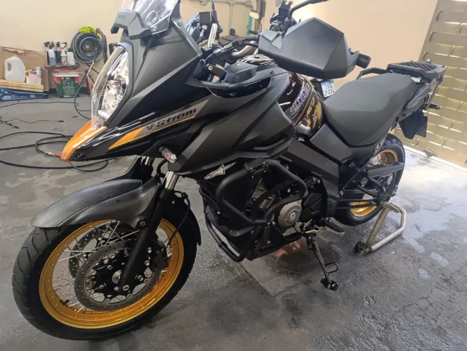 Suzuki V- StromXT 650 2025(mesmo modelo e cor da 2026)