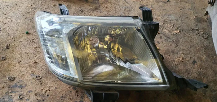 Farol toyota Hilux