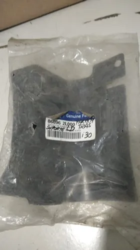 Suporte Para-choque traseiro Hyundai i30 lado direito