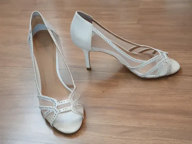 Sapato branco n°37 lindo para noiva