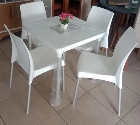 Mesa Quadrada Desmontável Classic **novo embalada**
