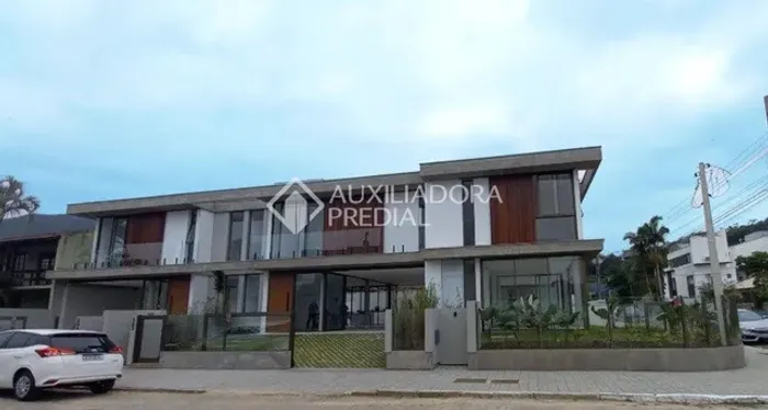 FLORIANÓPOLIS - Casa Padrão - Parque São Jorge