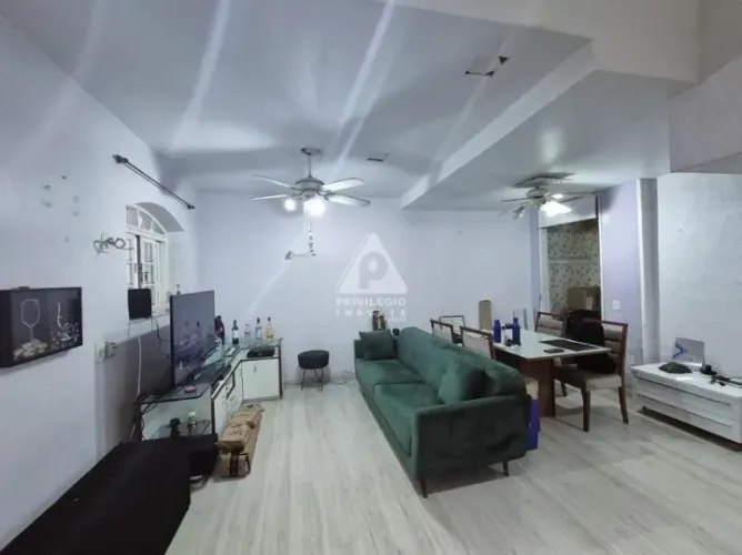 Charmosa casa de vila com 3 quartos em Botafogo 2 suítes e 1 vaga