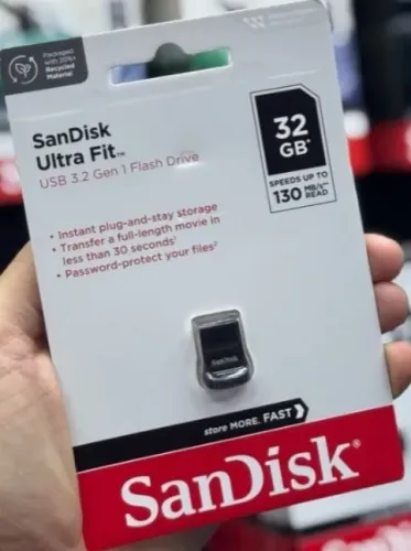 Pendrive SanDisk Ultra Fit SDCZ430-016G-G46 32GB 3.1 Gen 1 preto