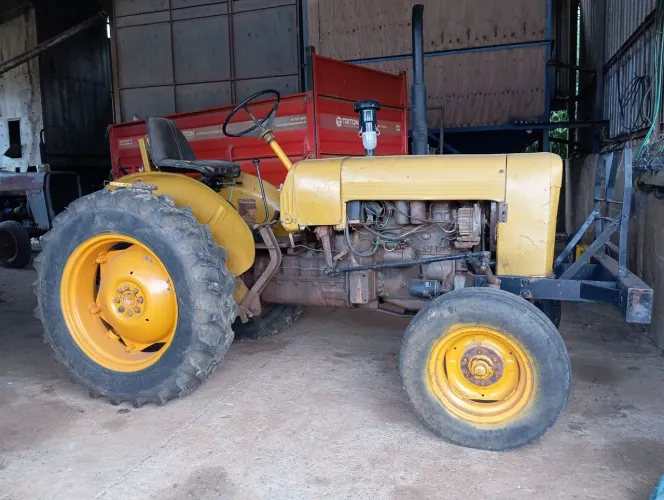 Trator cafeeiro Valmet 62
