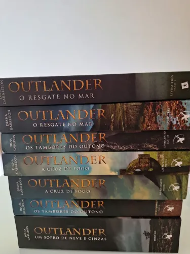 Vendo livros série Outlander semi novos e novos. 