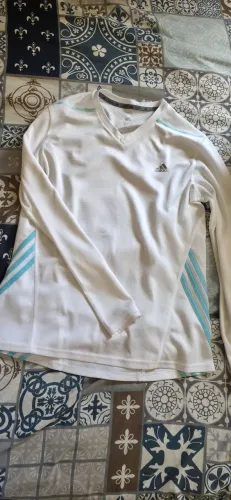 Camisa esportiva Adidas