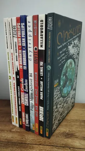 Coleção de Graphic Novels Variadas Panini (capa dura) - ñ é Marvel/Dc