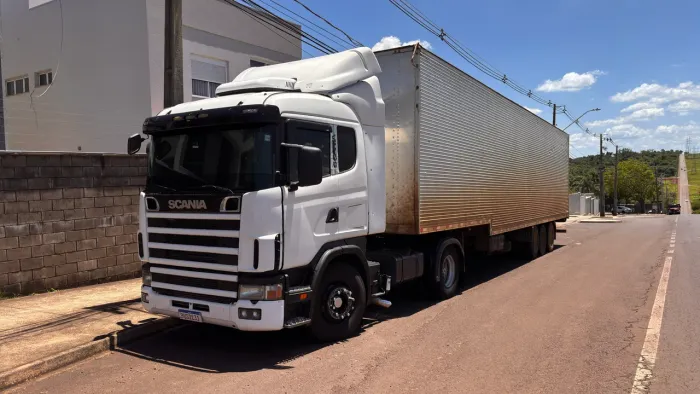 Scania 124 360 c/ar cond e carreta baú 2004 facchini