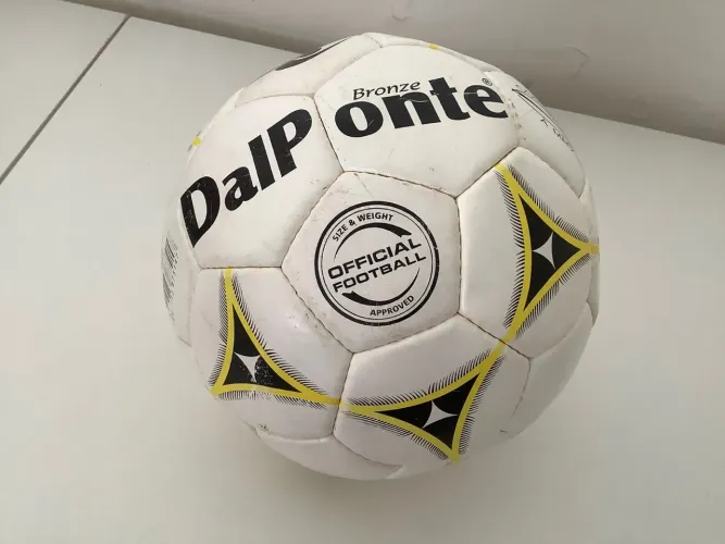 Vendo bola oficial de futebol DalPonte