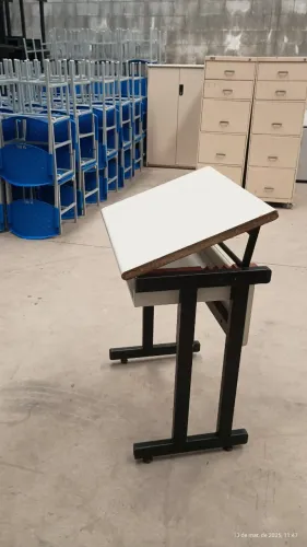 Mesa Tampo Inclinável 