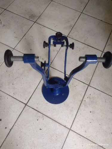 Suporte para calibragem de rodas de bicicleta