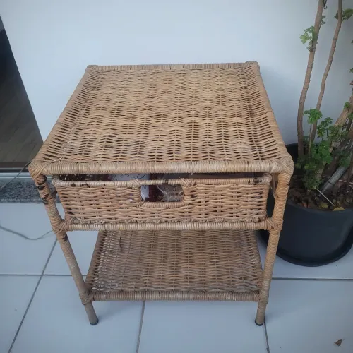 Mesa de Canto em Vime - 2 Prateleiras