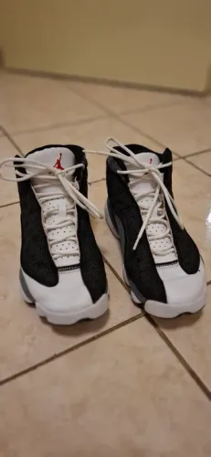 Tênis Jordan 13 Retro. Lindo e novo, número 38.