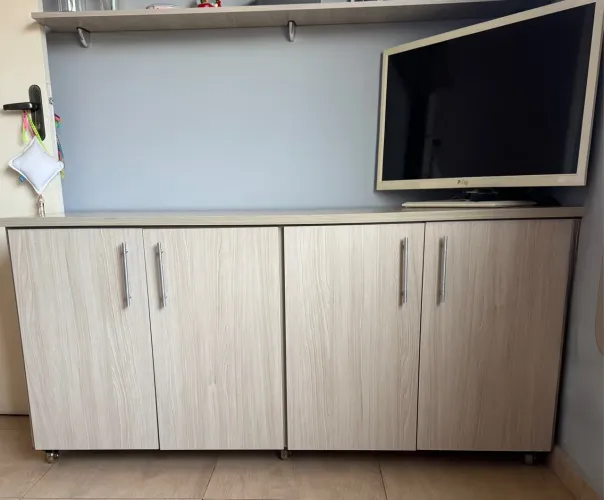 Móvel com Gavetas - Design Moderno