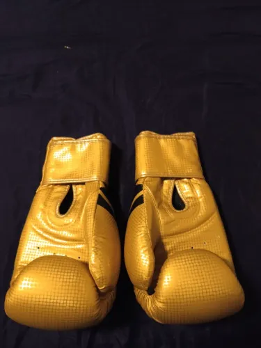 Luvas de Boxe Douradas