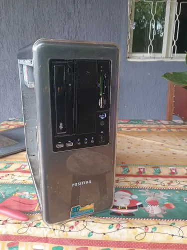 Computador funcionando em bom estado  para estudo ou fazer projeto de batocera...